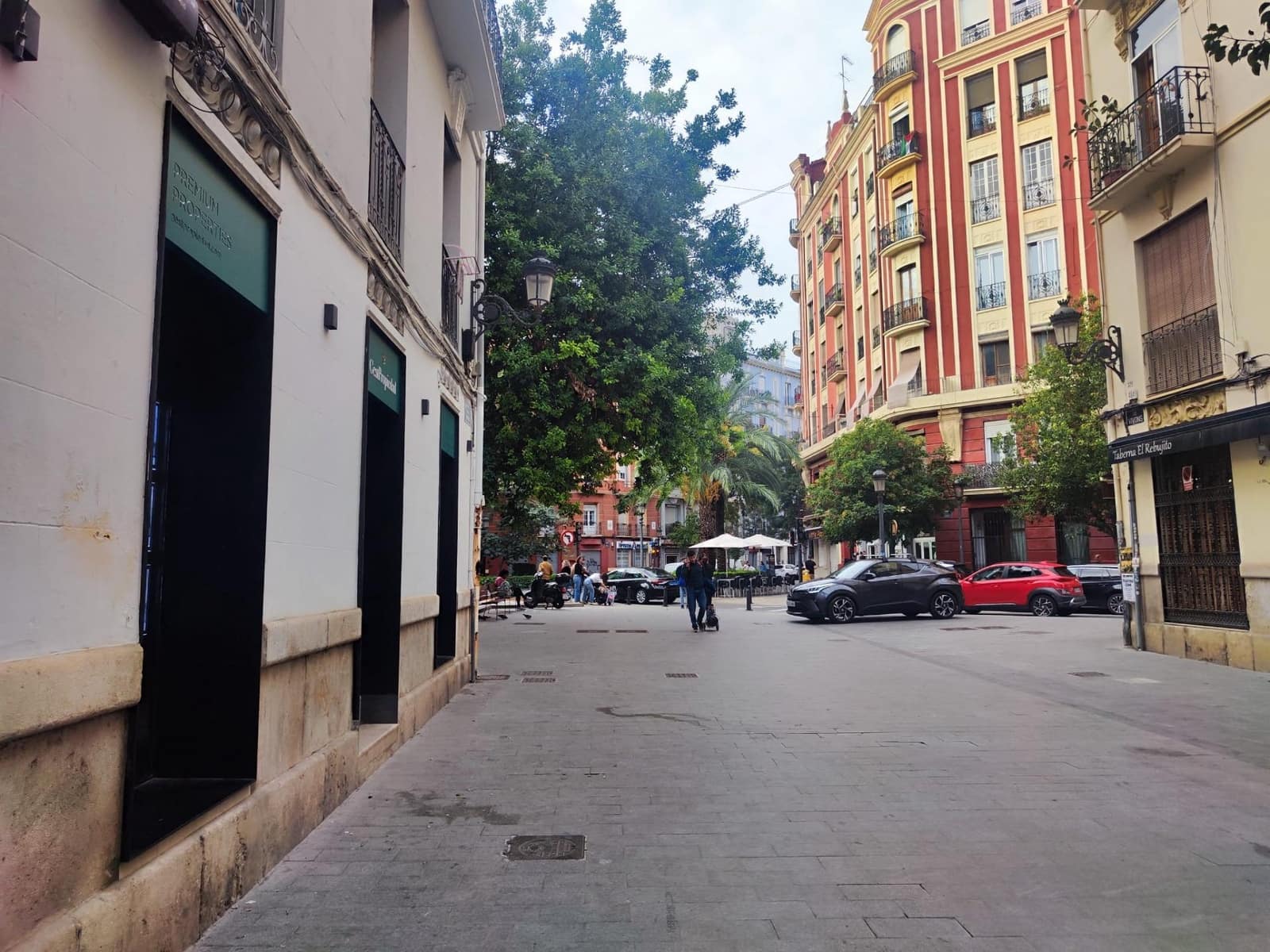 Commercieel te huur in Valencia stad - € 950 (Ref: 9568987)