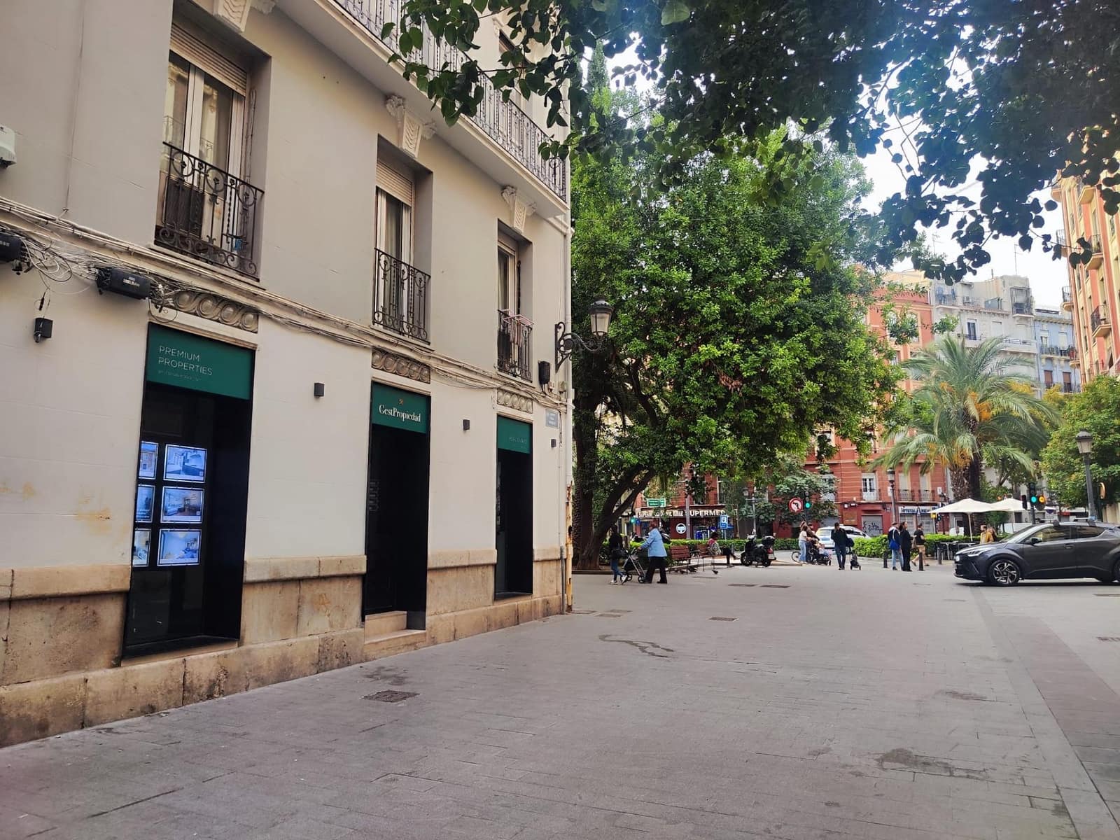 Commercieel te huur in Valencia stad - € 950 (Ref: 9568987)