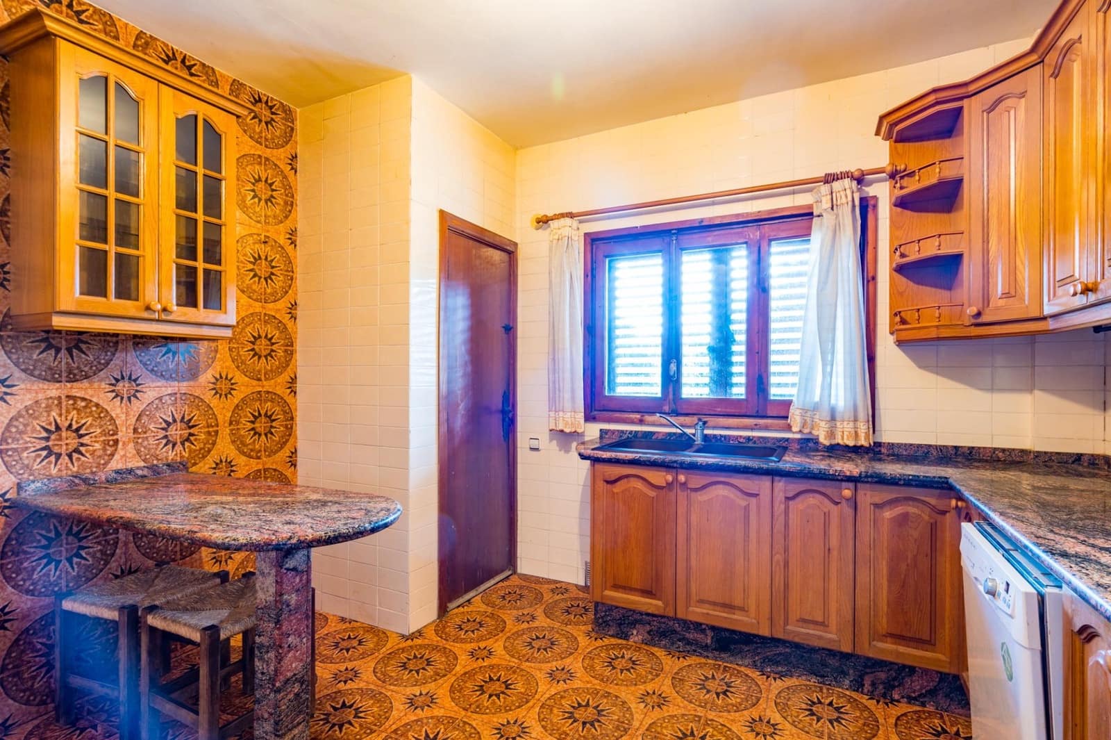 4 soverom Villa til salgs i La Canada med svømmebasseng garasje - € 560 000 (Ref: 9568988)