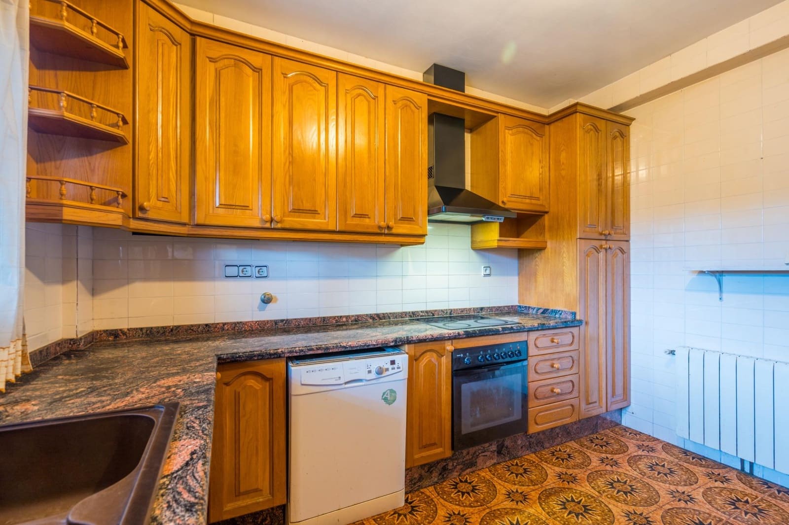 4 soverom Villa til salgs i La Canada med svømmebasseng garasje - € 560 000 (Ref: 9568988)