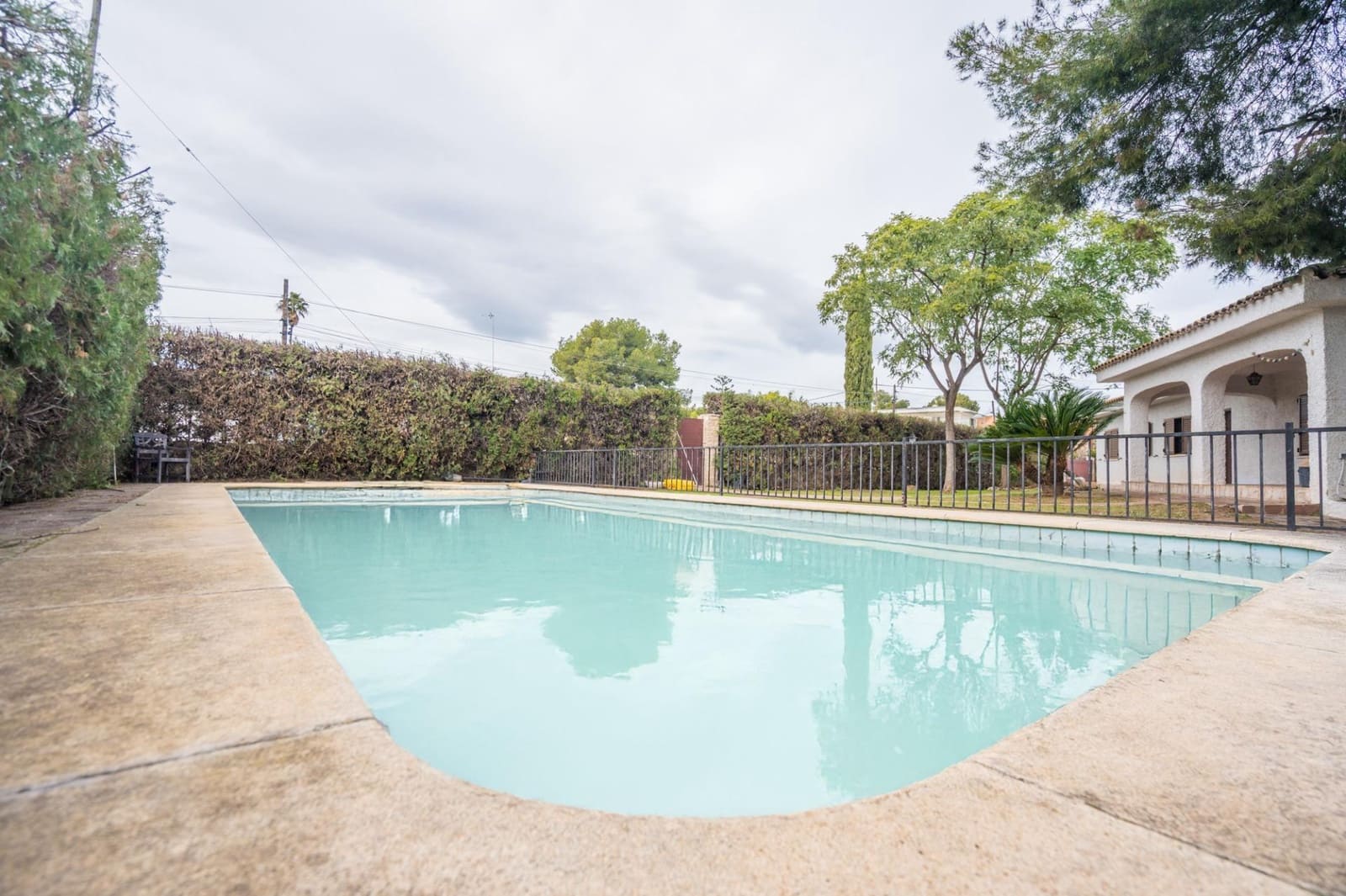 4 soverom Villa til salgs i La Canada med svømmebasseng garasje - € 560 000 (Ref: 9568988)