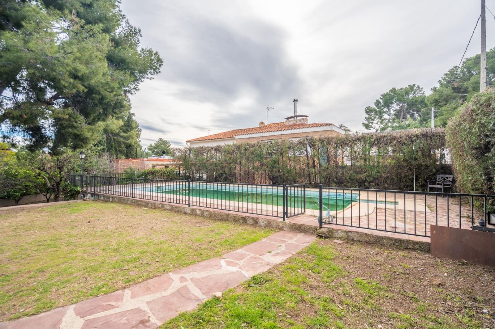 4 soverom Villa til salgs i La Canada med svømmebasseng garasje - € 560 000 (Ref: 9568988)