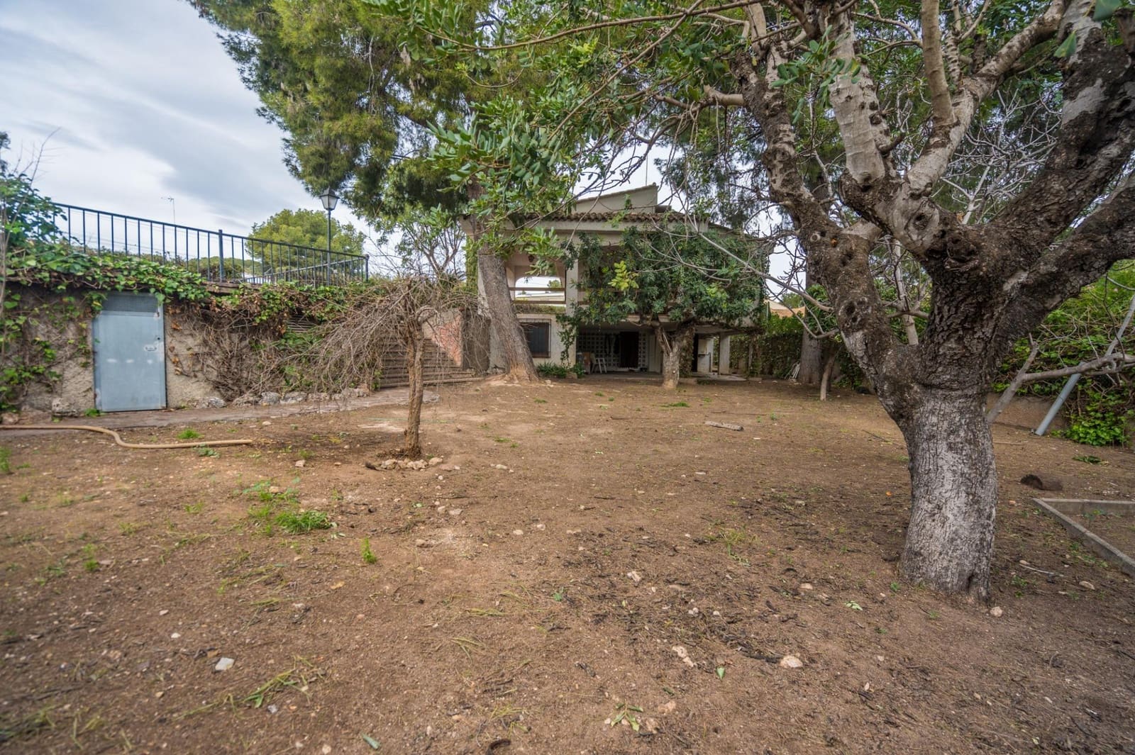 4 soverom Villa til salgs i La Canada med svømmebasseng garasje - € 560 000 (Ref: 9568988)