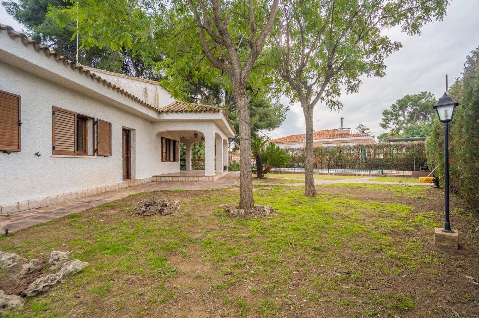 4 soverom Villa til salgs i La Canada med svømmebasseng garasje - € 560 000 (Ref: 9568988)