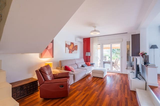 3 makuuhuone Rivitalo myytävänä paikassa La Cañada, Paterna mukana uima-altaan 
autotalli - 460 000 € (Ref: 9584516)