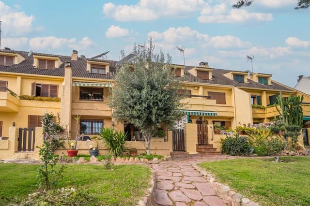 3 makuuhuone Rivitalo myytävänä paikassa La Cañada, Paterna mukana uima-altaan 
autotalli - 460 000 € (Ref: 9584516)