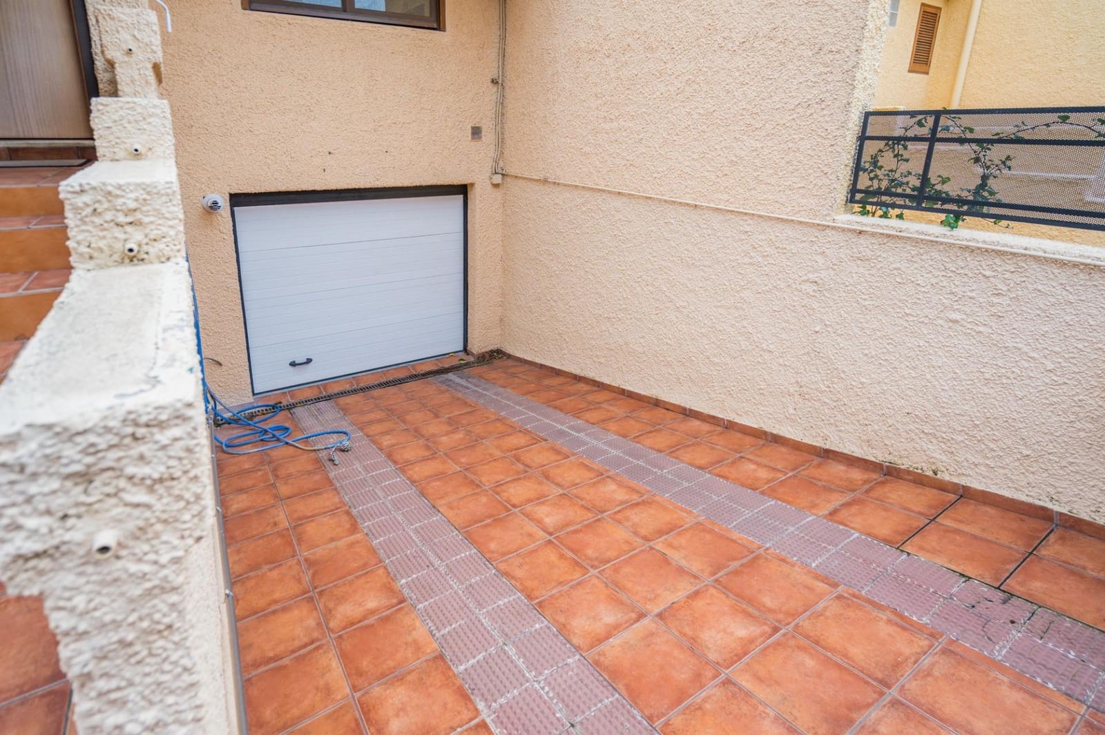3 bedroom Terraced Villa for sale in La Canada with pool garage - € 460,000 (Ref: 9584516)