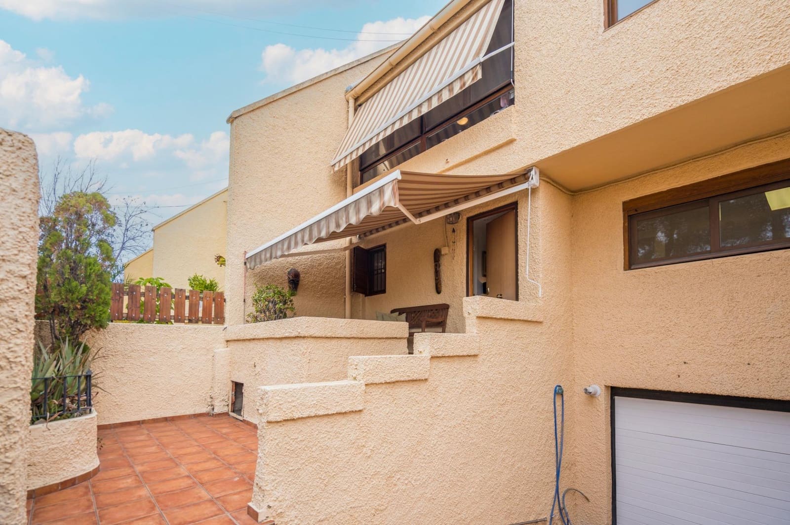 3 bedroom Terraced Villa for sale in La Canada with pool garage - € 460,000 (Ref: 9584516)