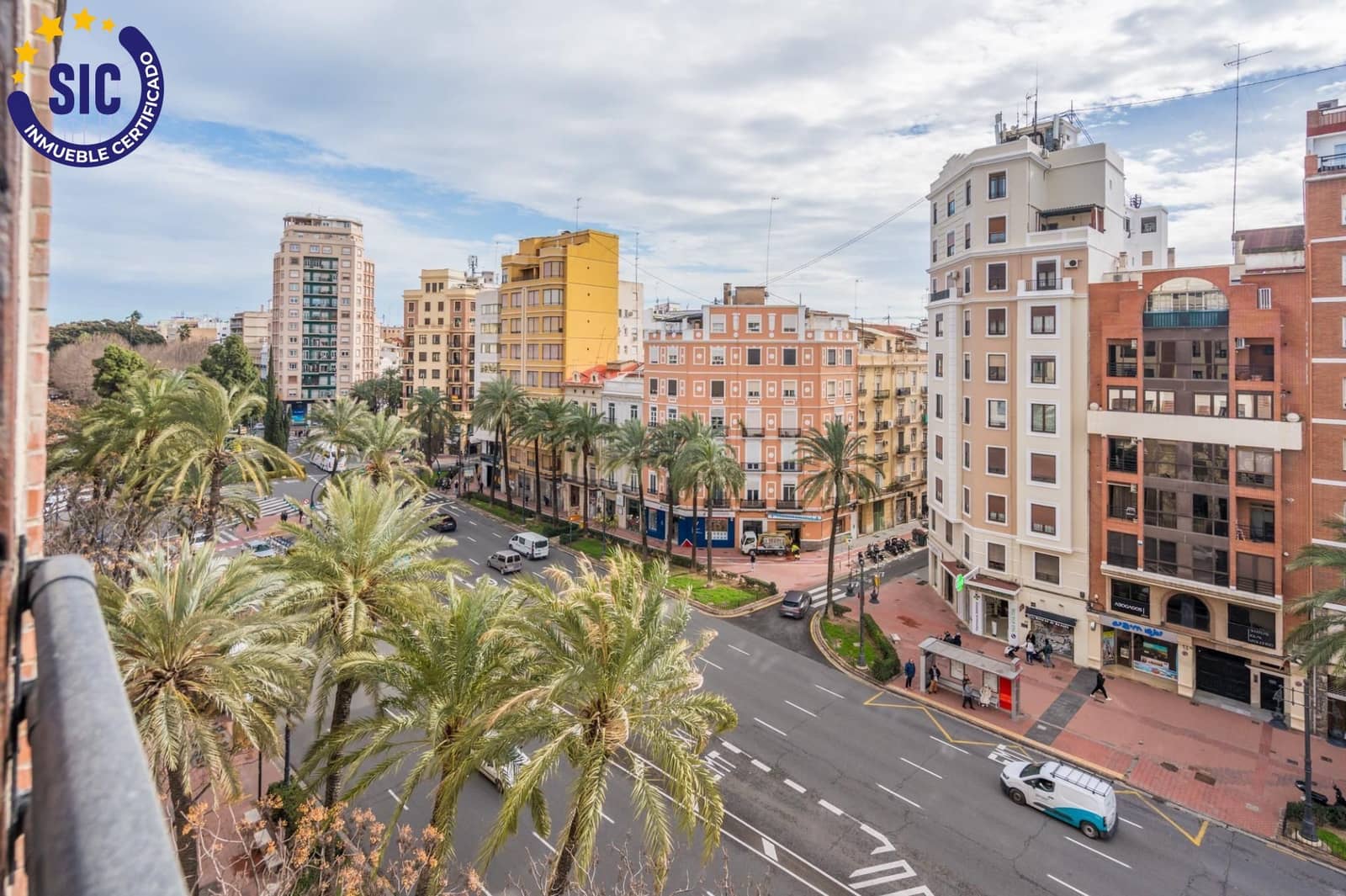 5 bedroom Flat for sale in Valencia city - € 690,000 (Ref: 9637772)