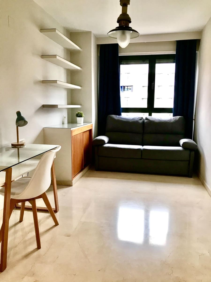 2 soverom Leilighet til leie i Valencia by med svømmebasseng - € 1 800 (Ref: 9652183)