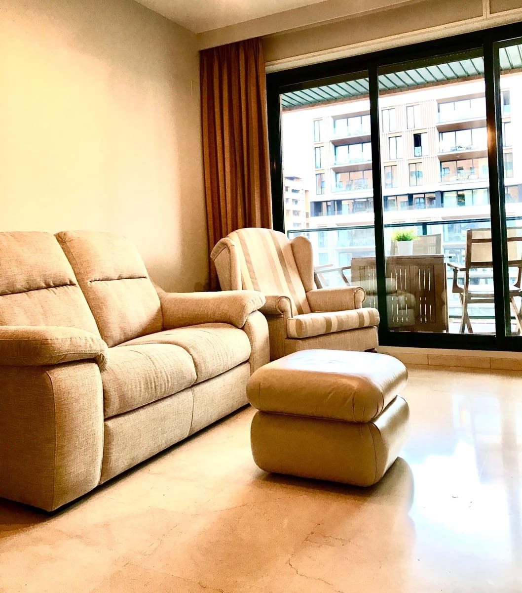 2 soverom Leilighet til leie i Valencia by med svømmebasseng - € 1 800 (Ref: 9652183)