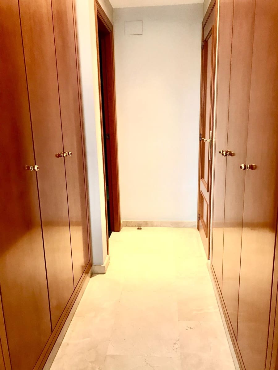 2 soverom Leilighet til leie i Valencia by med svømmebasseng - € 1 800 (Ref: 9652183)