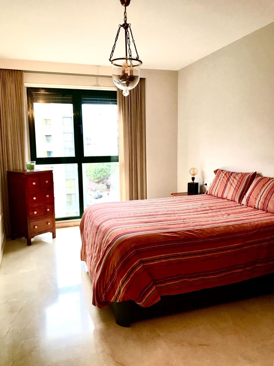 2 soverom Leilighet til leie i Valencia by med svømmebasseng - € 1 800 (Ref: 9652183)