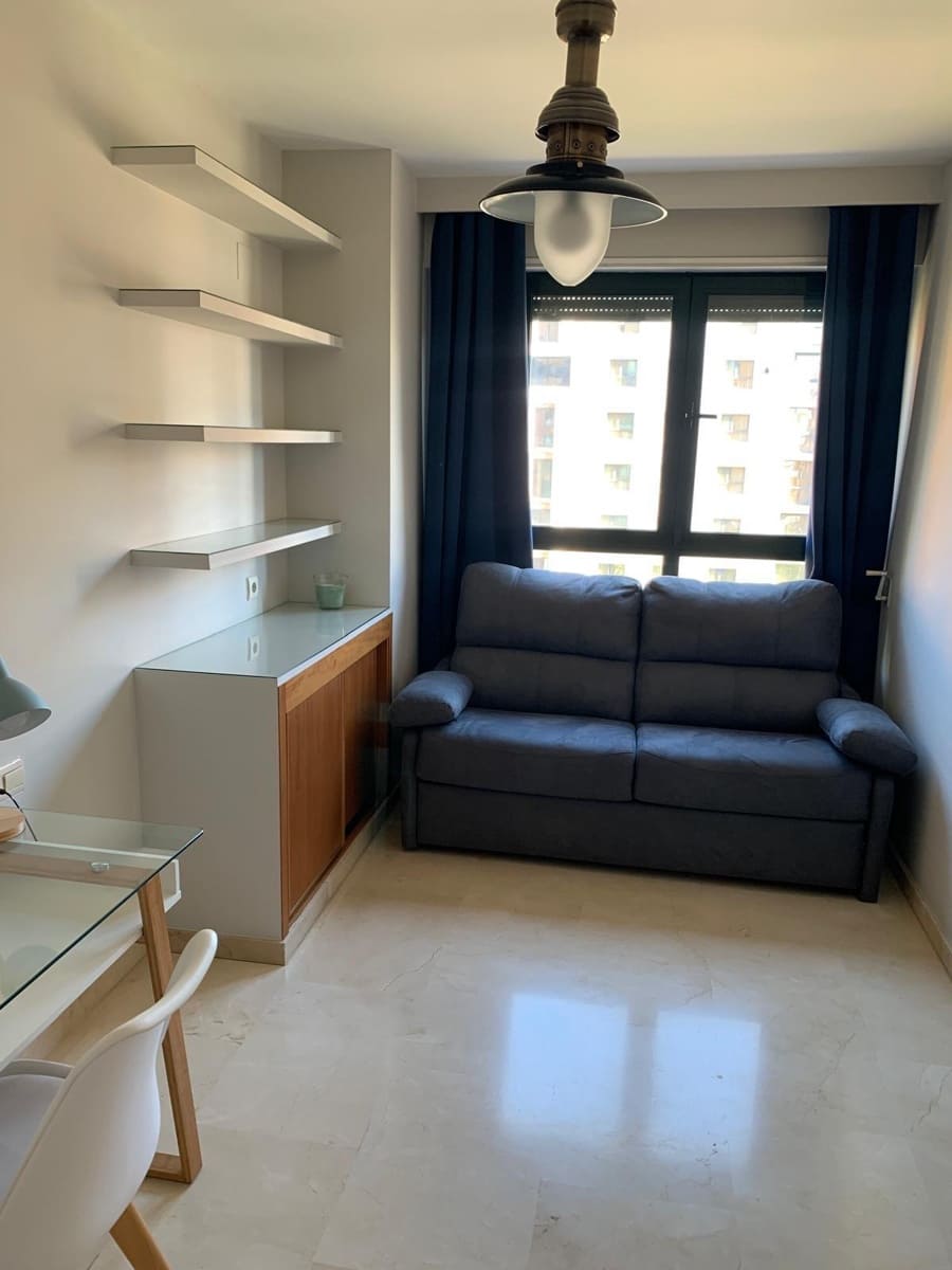 2 bedroom Flat for rent in Valencia city with pool - € 1,800 (Ref: 9652183)