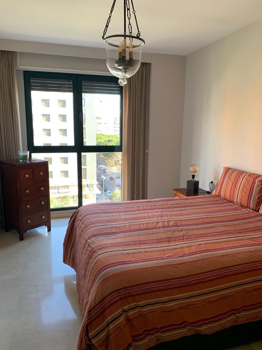 2 bedroom Flat for rent in Valencia city with pool - € 1,800 (Ref: 9652183)