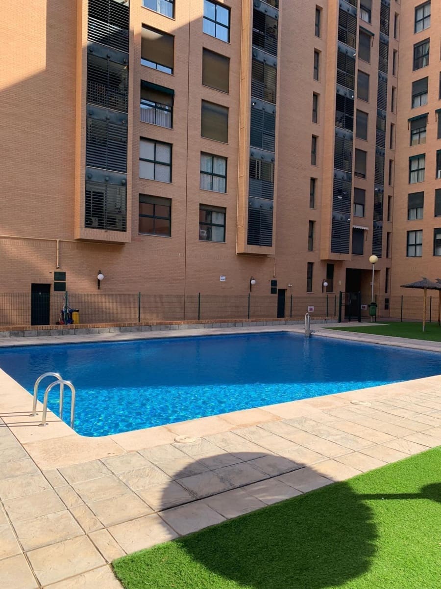 2 bedroom Flat for rent in Valencia city with pool - € 1,800 (Ref: 9652183)