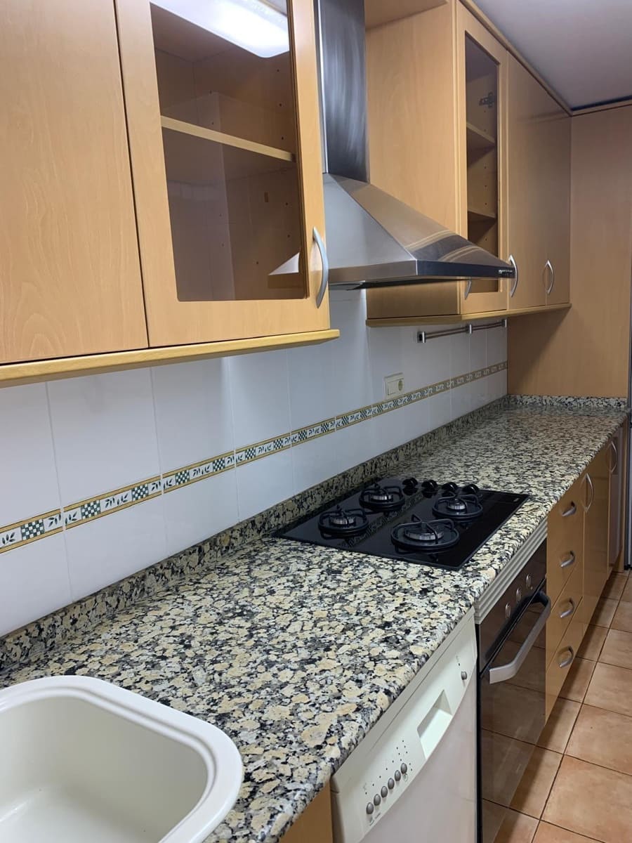 2 bedroom Flat for rent in Valencia city with pool - € 1,800 (Ref: 9652183)