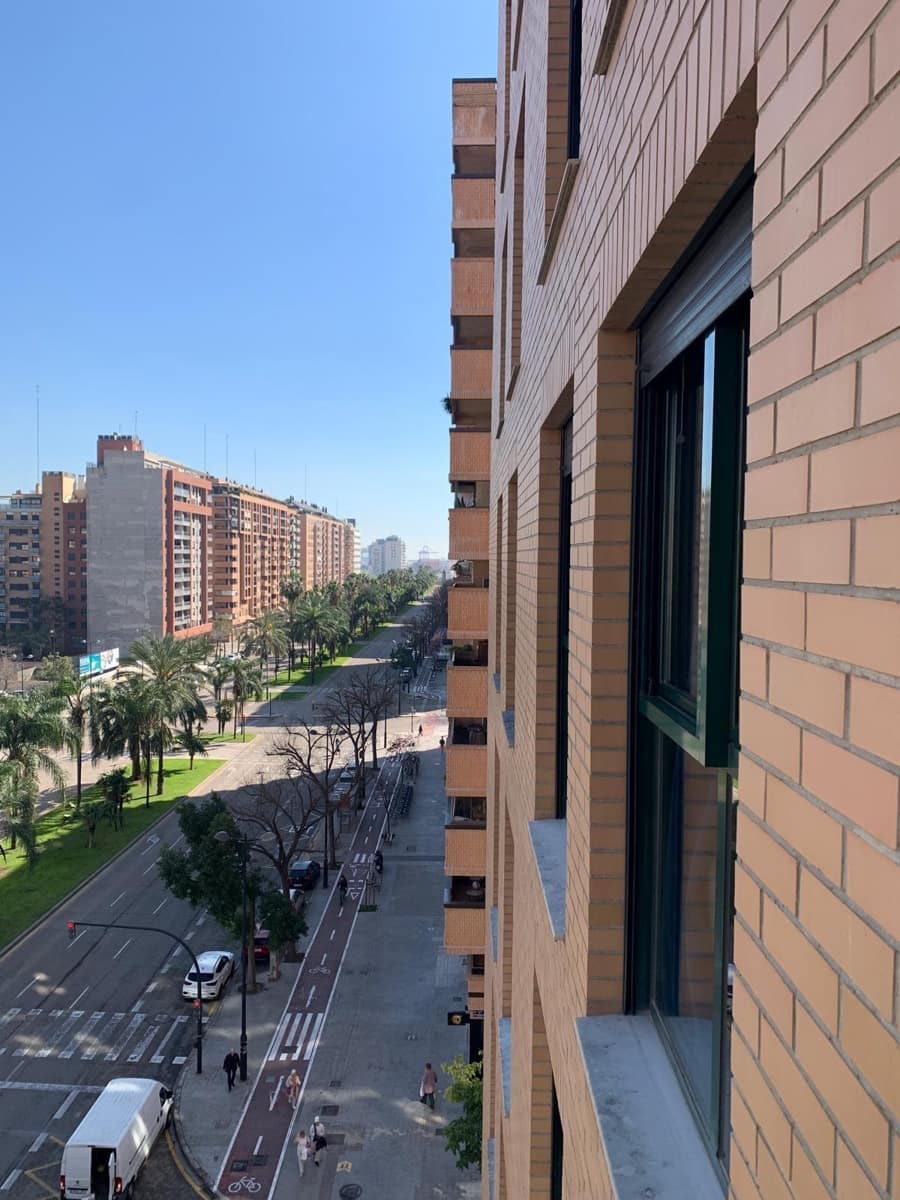 2 bedroom Flat for rent in Valencia city with pool - € 1,800 (Ref: 9652183)