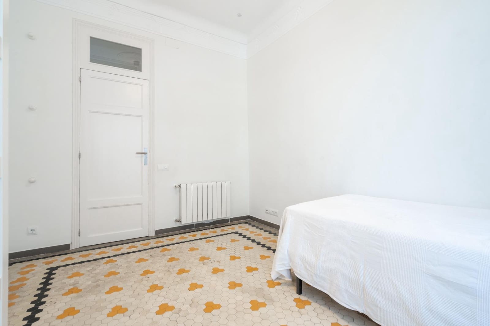 4 bedroom Flat for rent in Valencia city - € 3,800 (Ref: 9679975)