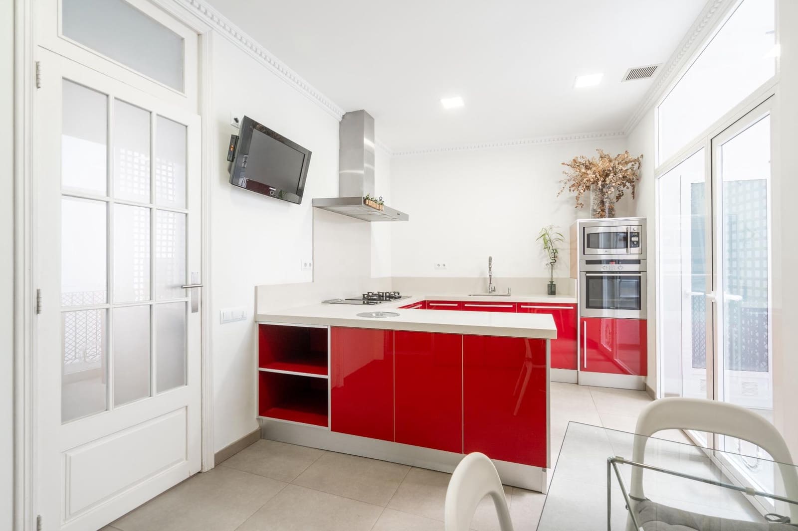 4 bedroom Flat for rent in Valencia city - € 3,800 (Ref: 9679975)