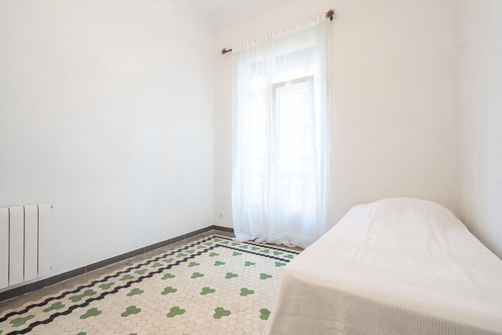 4 bedroom Flat for rent in Valencia city - € 3,800 (Ref: 9679975)