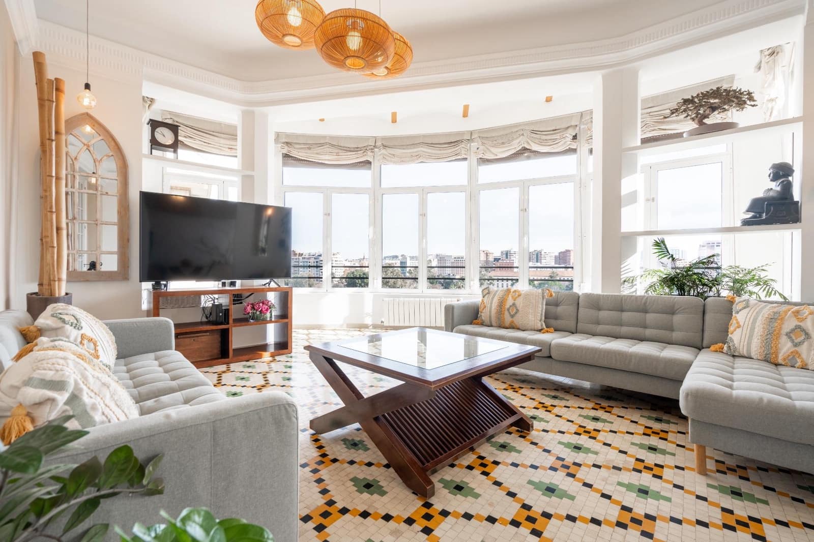 4 bedroom Flat for rent in Valencia city - € 3,800 (Ref: 9679975)