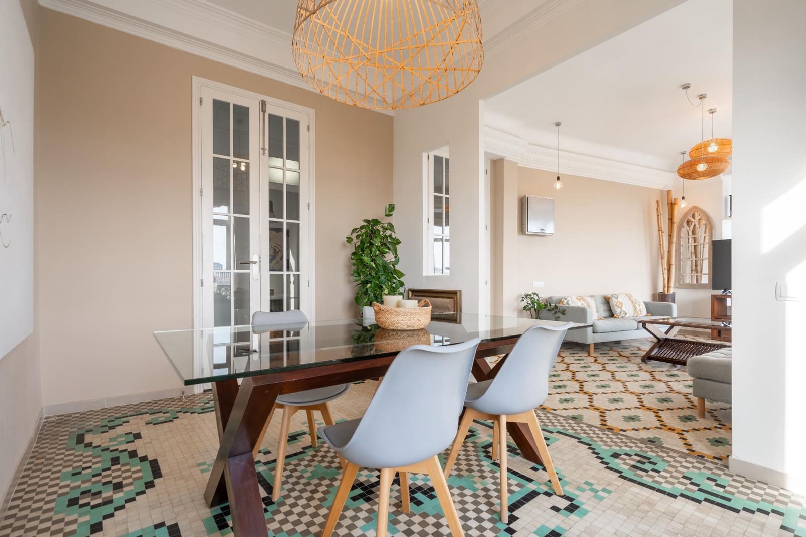 4 bedroom Flat for rent in Valencia city - € 3,800 (Ref: 9679975)