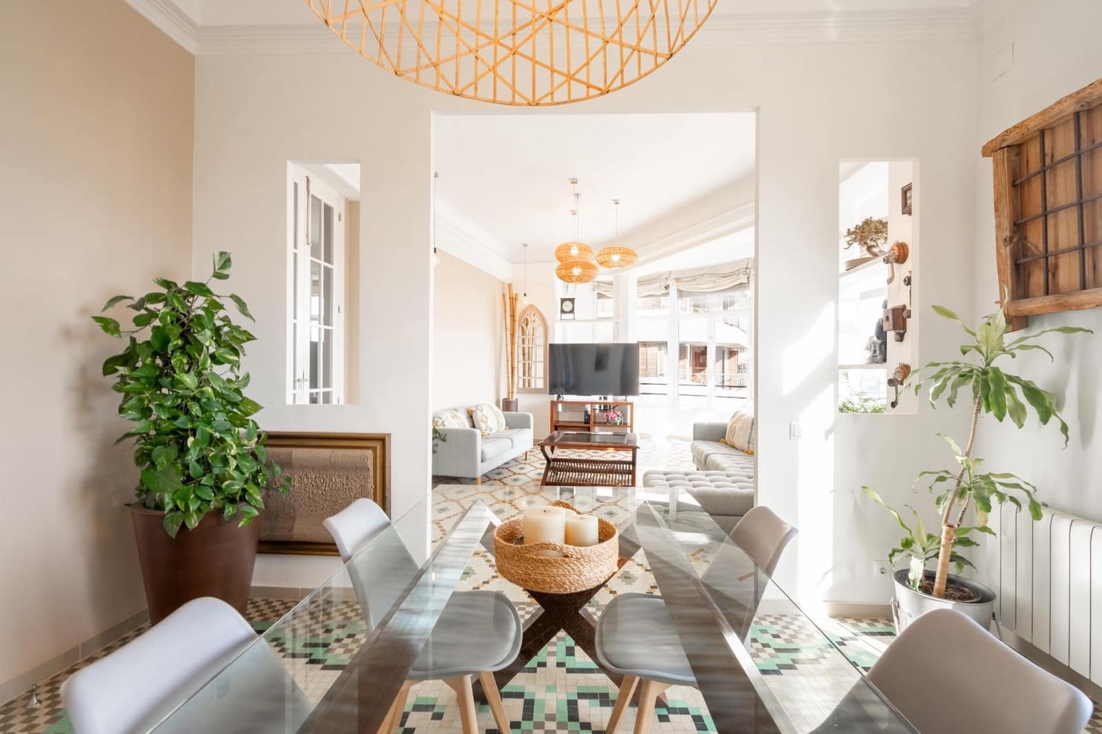 4 bedroom Flat for rent in Valencia city - € 3,800 (Ref: 9679975)