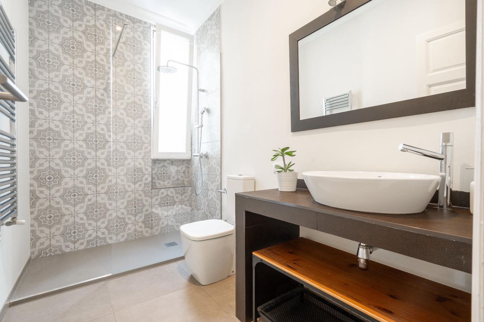 4 bedroom Flat for rent in Valencia city - € 3,800 (Ref: 9679975)