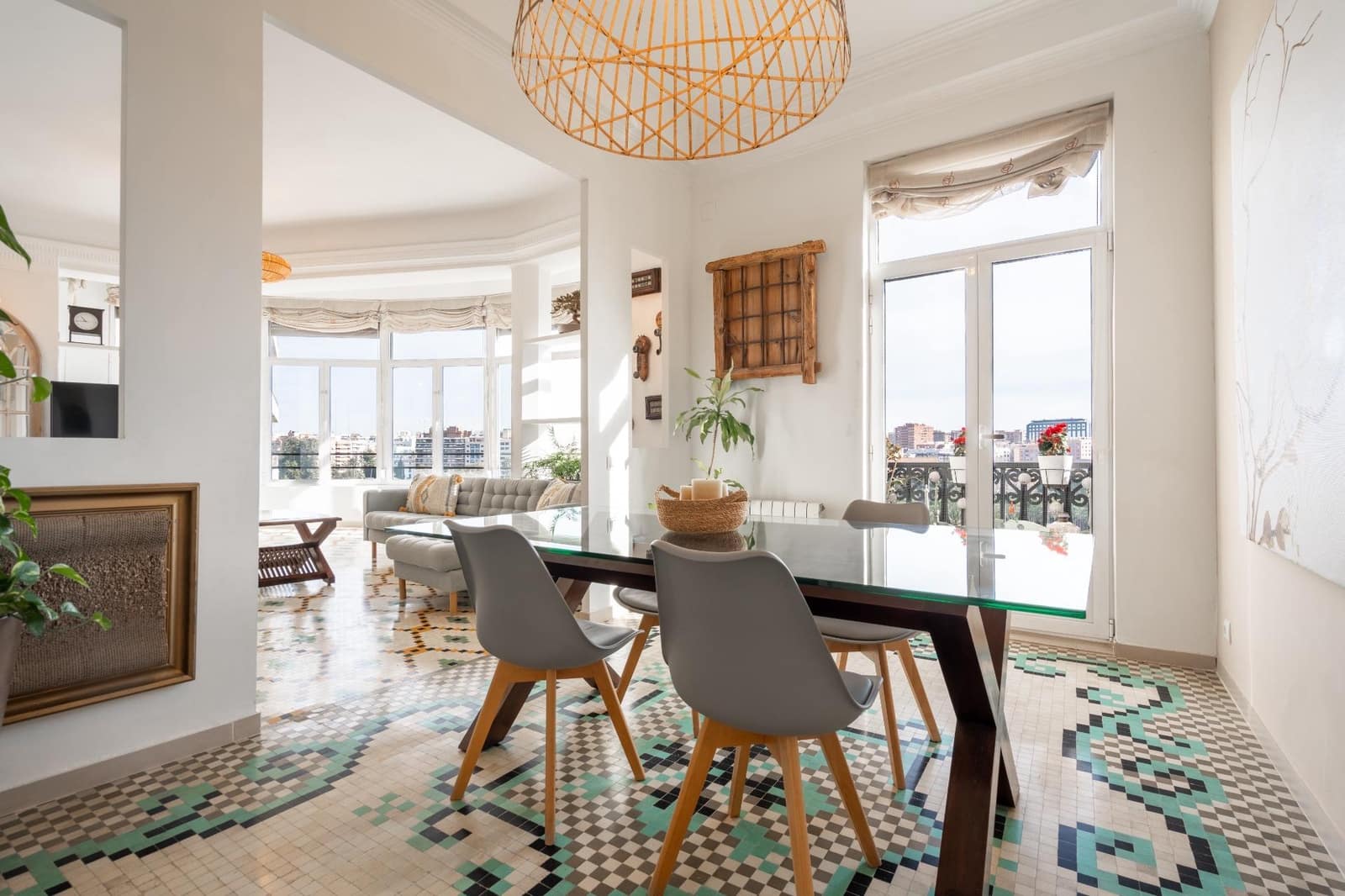 4 bedroom Flat for rent in Valencia city - € 3,800 (Ref: 9679975)