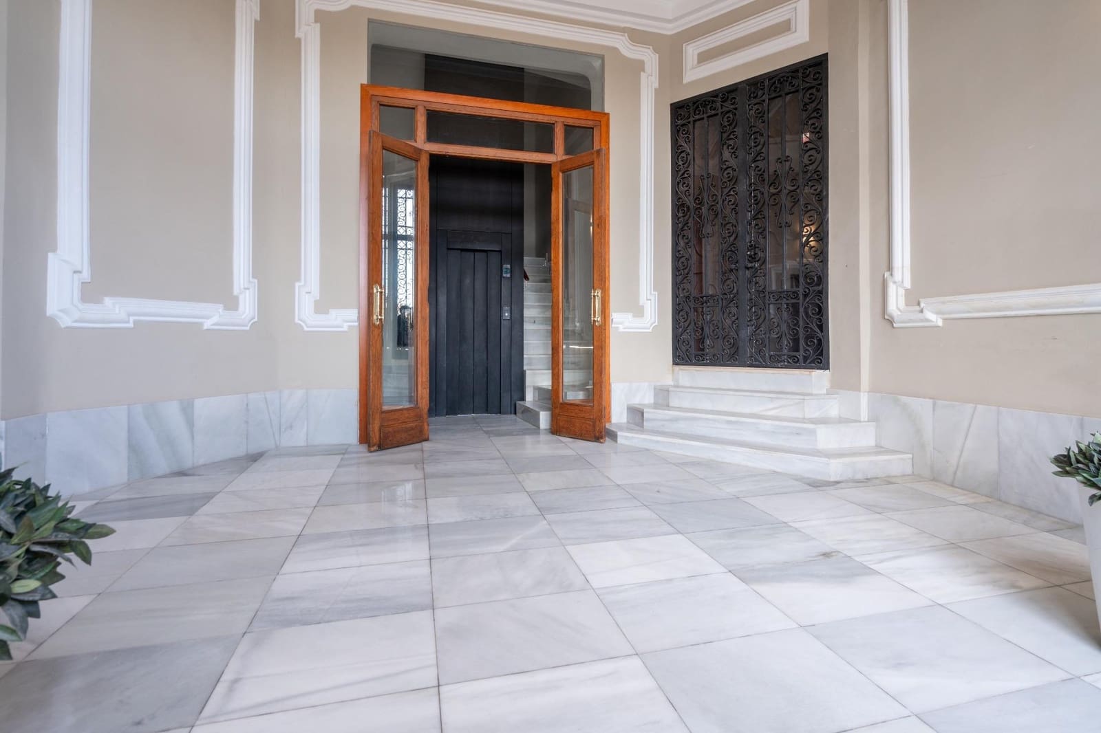 4 bedroom Flat for rent in Valencia city - € 3,800 (Ref: 9679975)