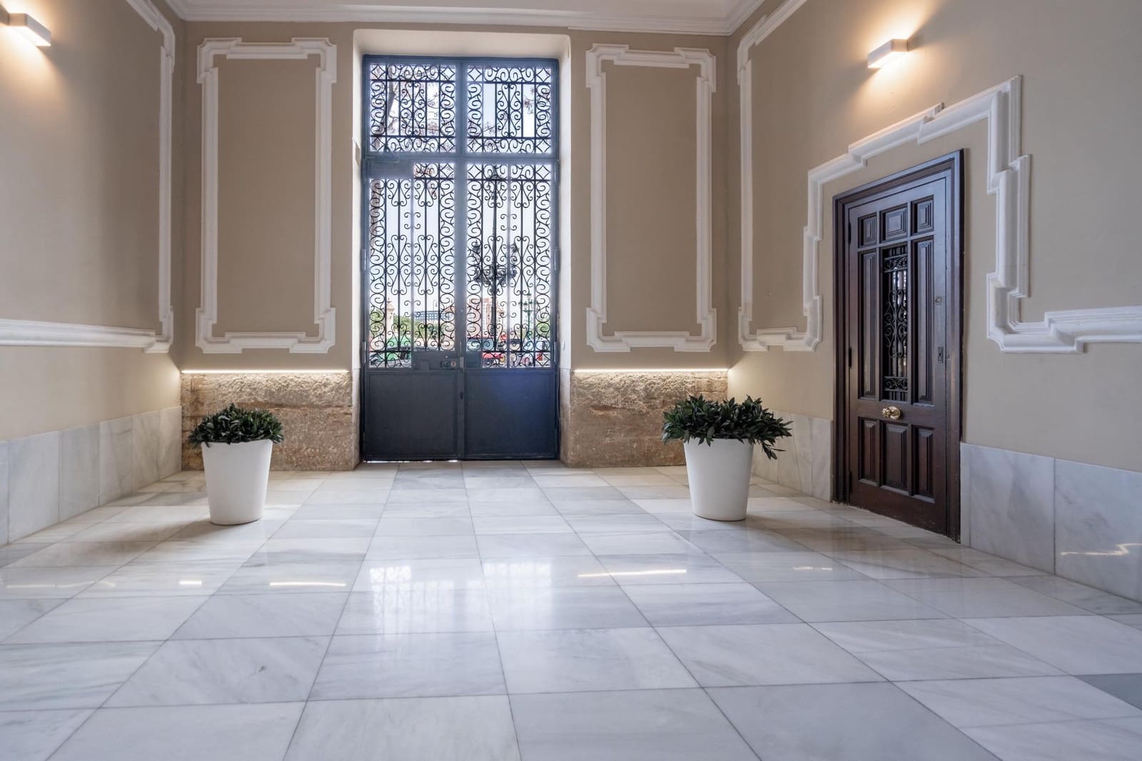 4 bedroom Flat for rent in Valencia city - € 3,800 (Ref: 9679975)