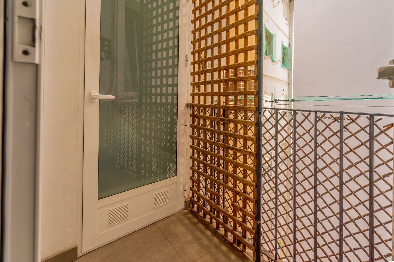 4 bedroom Flat for rent in Valencia city - € 3,800 (Ref: 9679975)