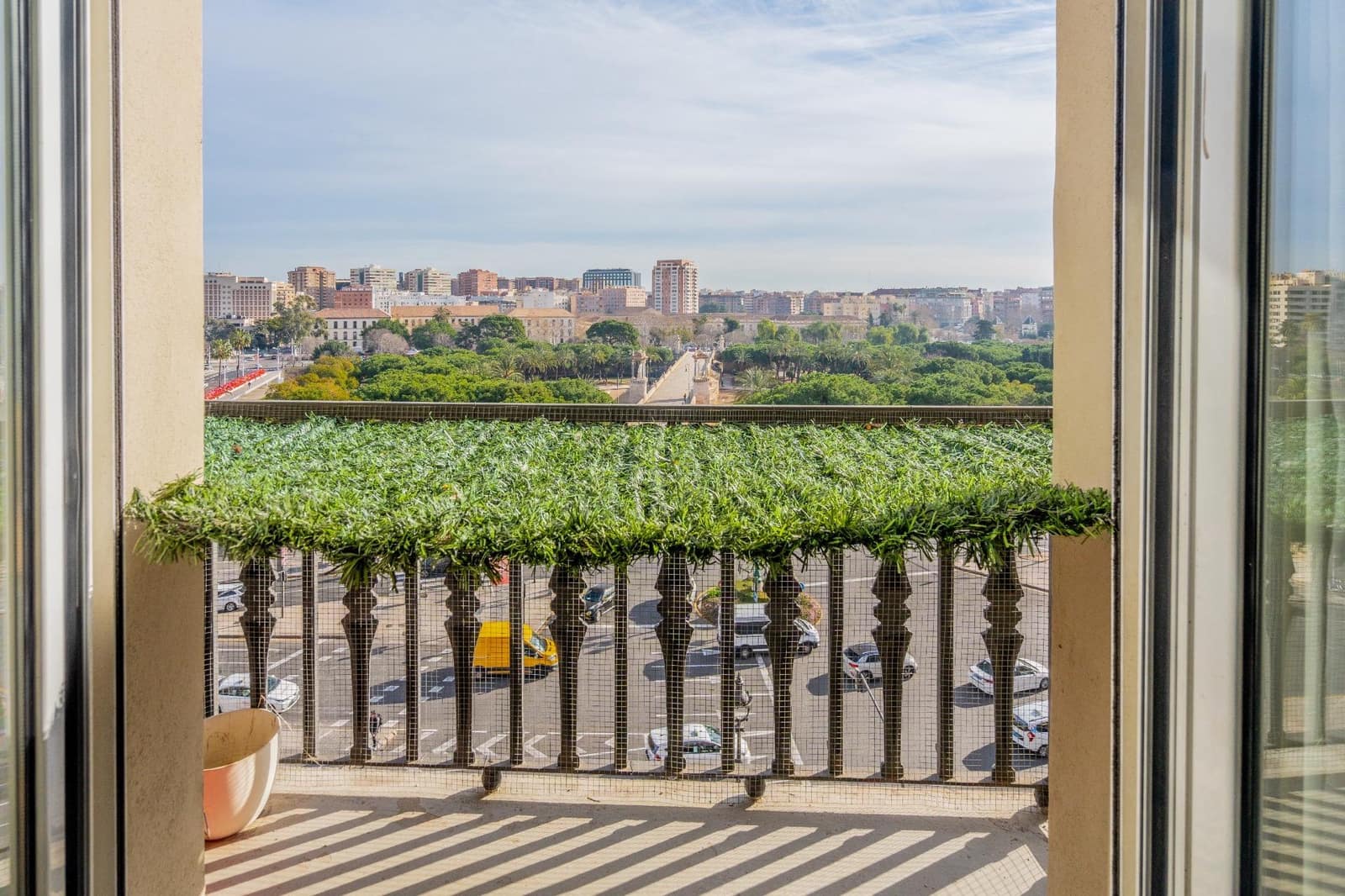 4 bedroom Flat for rent in Valencia city - € 3,800 (Ref: 9679975)