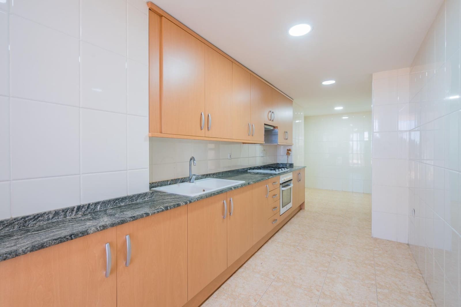 4 bedroom Penthouse for sale in Mislata with pool garage - € 699,000 (Ref: 9715069)