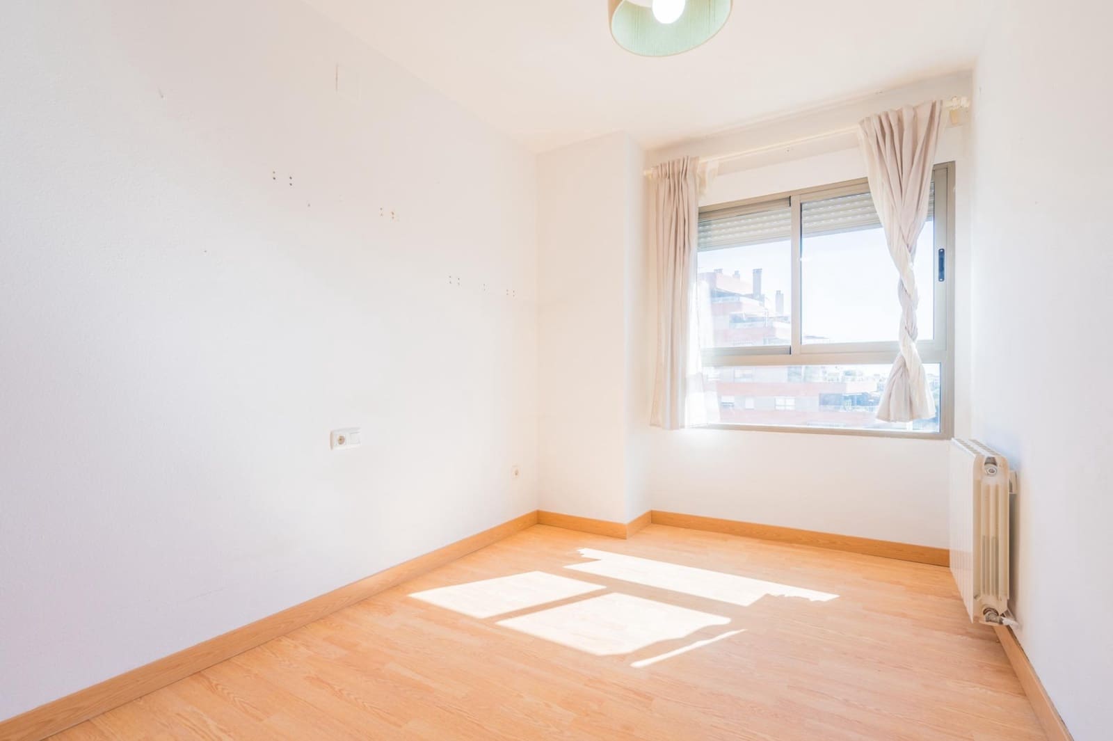 4 bedroom Penthouse for sale in Mislata with pool garage - € 699,000 (Ref: 9715069)