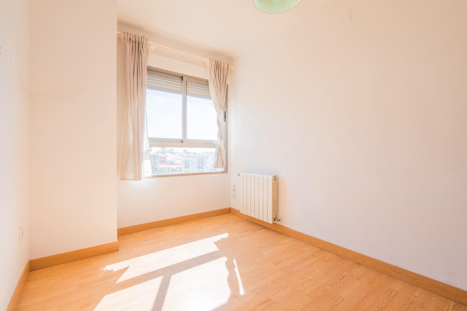 4 bedroom Penthouse for sale in Mislata with pool garage - € 699,000 (Ref: 9715069)