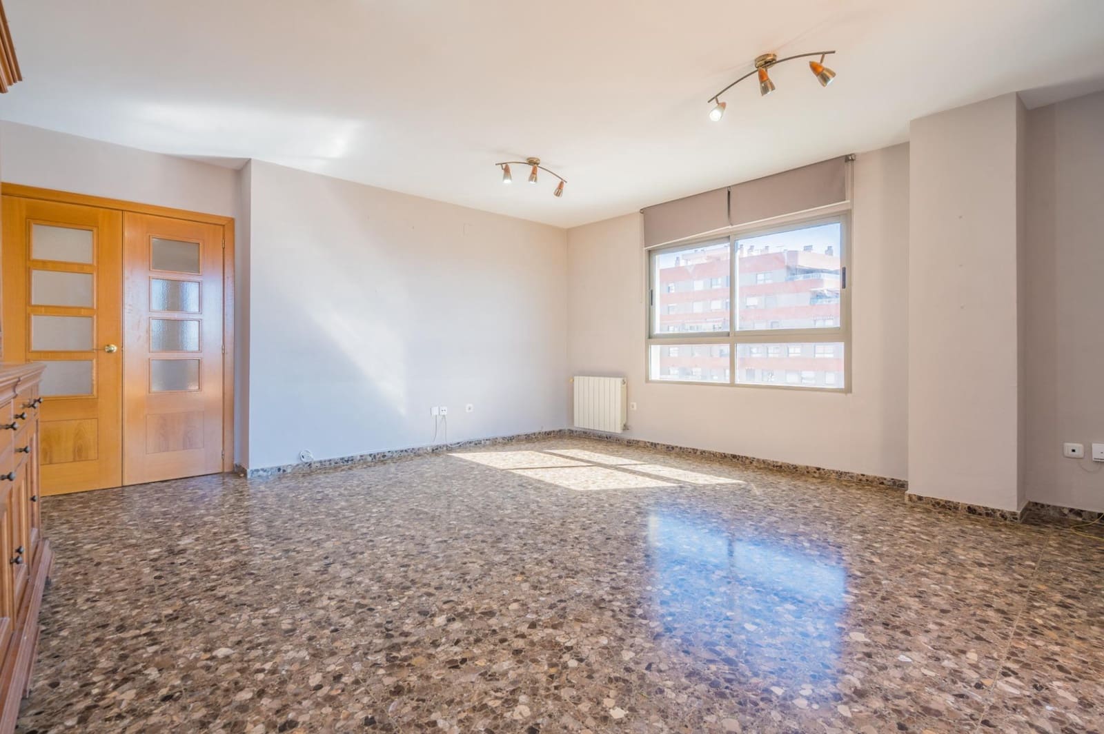 4 bedroom Penthouse for sale in Mislata with pool garage - € 699,000 (Ref: 9715069)