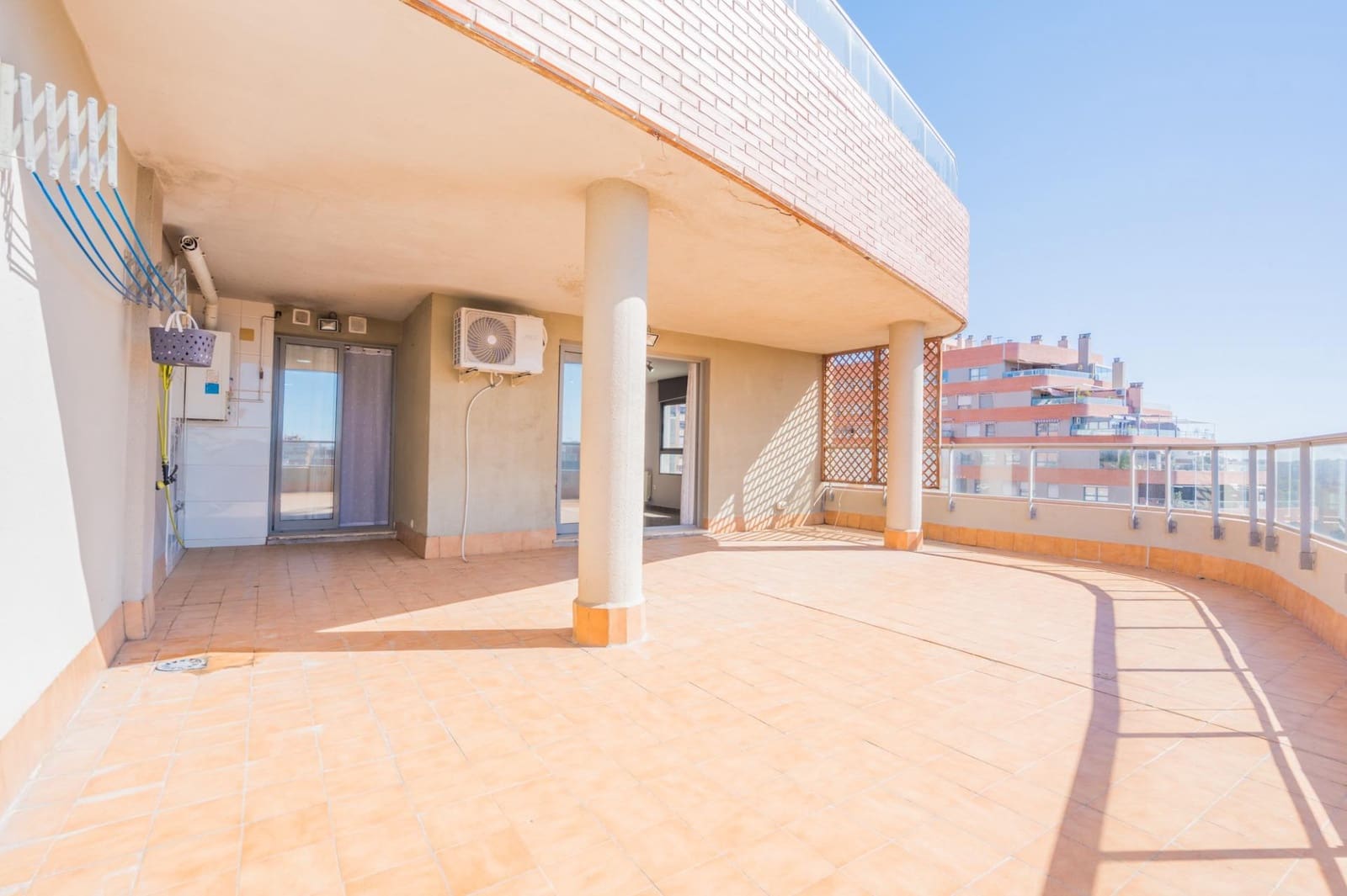 4 bedroom Penthouse for sale in Mislata with pool garage - € 699,000 (Ref: 9715069)