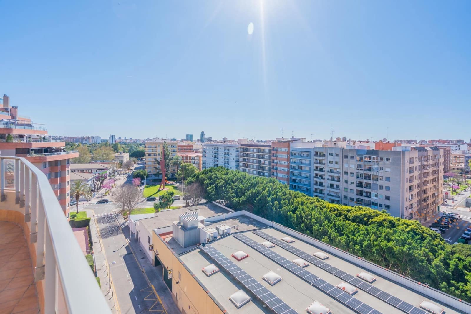 4 bedroom Penthouse for sale in Mislata with pool garage - € 699,000 (Ref: 9715069)