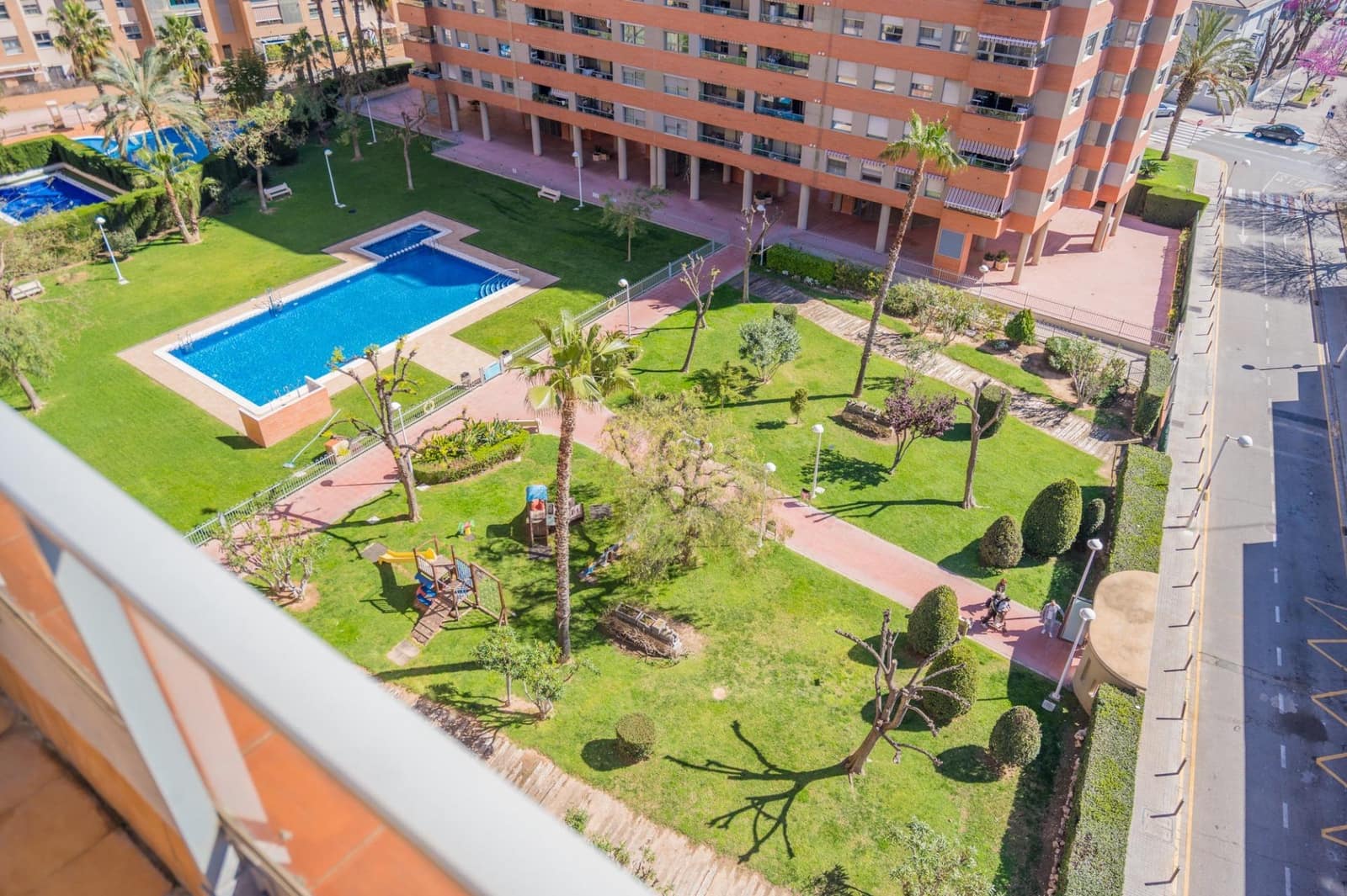 4 bedroom Penthouse for sale in Mislata with pool garage - € 699,000 (Ref: 9715069)