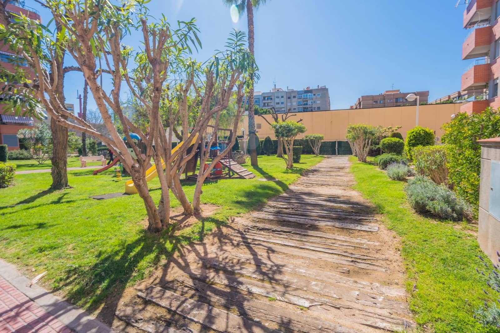 4 bedroom Penthouse for sale in Mislata with pool garage - € 699,000 (Ref: 9715069)