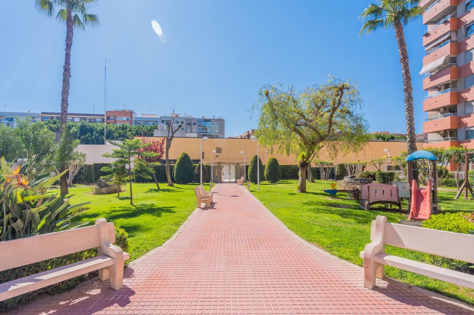 4 bedroom Penthouse for sale in Mislata with pool garage - € 699,000 (Ref: 9715069)