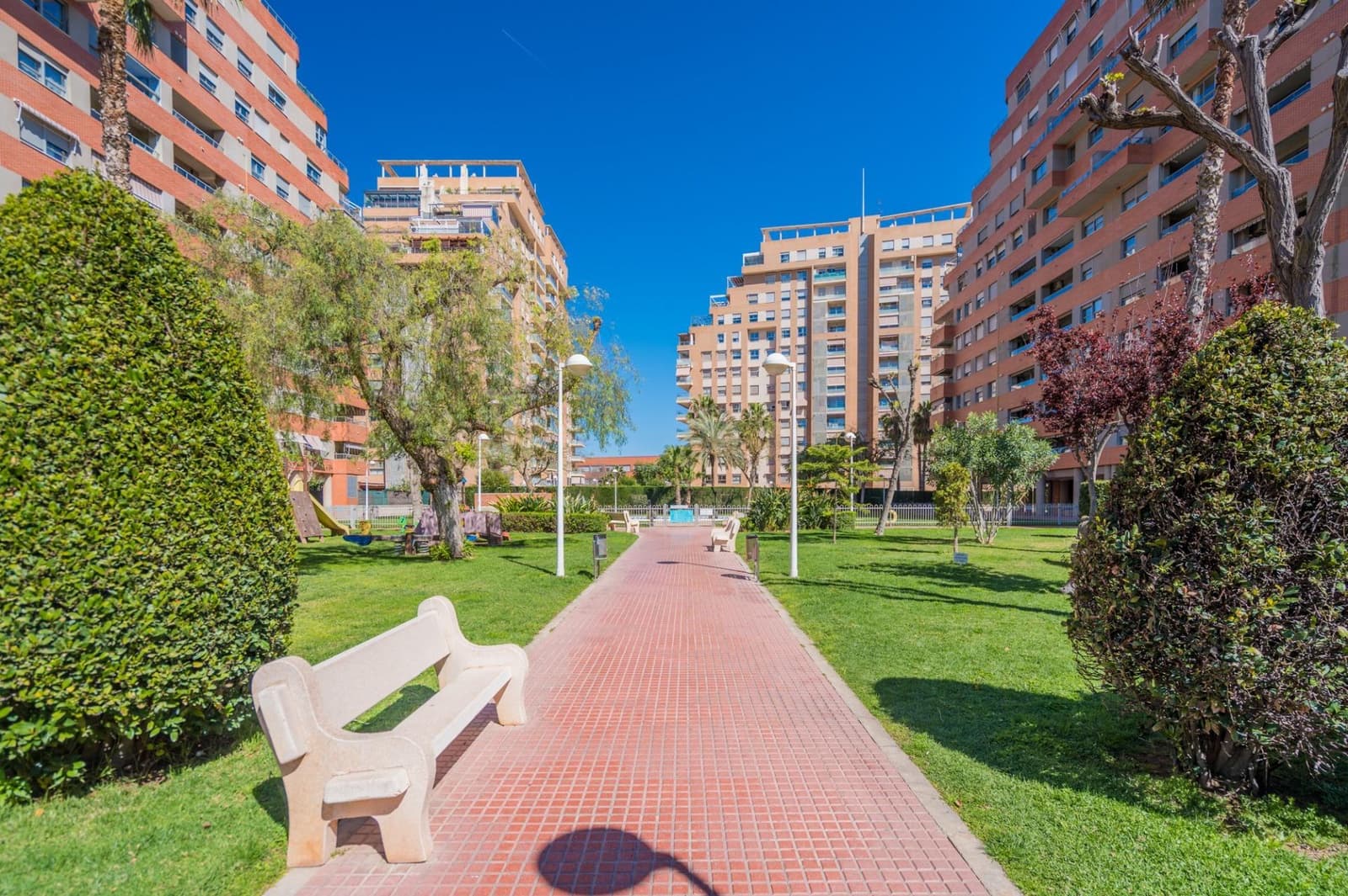 4 bedroom Penthouse for sale in Mislata with pool garage - € 699,000 (Ref: 9715069)