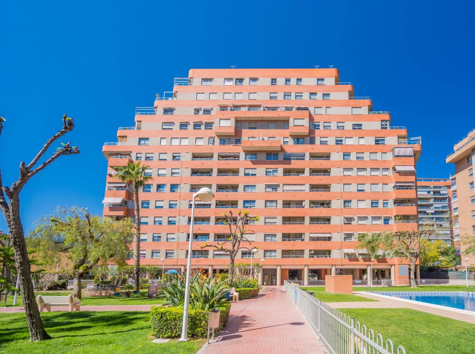 4 bedroom Penthouse for sale in Mislata with pool garage - € 699,000 (Ref: 9715069)