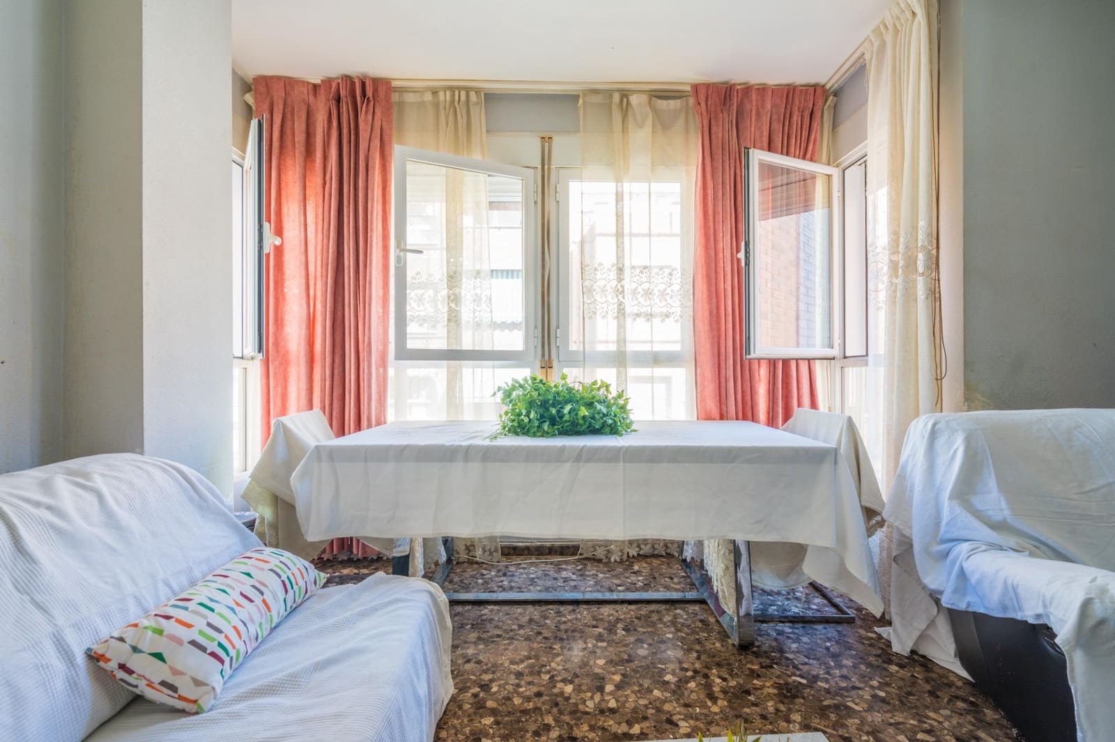 Piso de 3 habitaciones en València ciudad en venta - 295.000 € (Ref: 9732378)