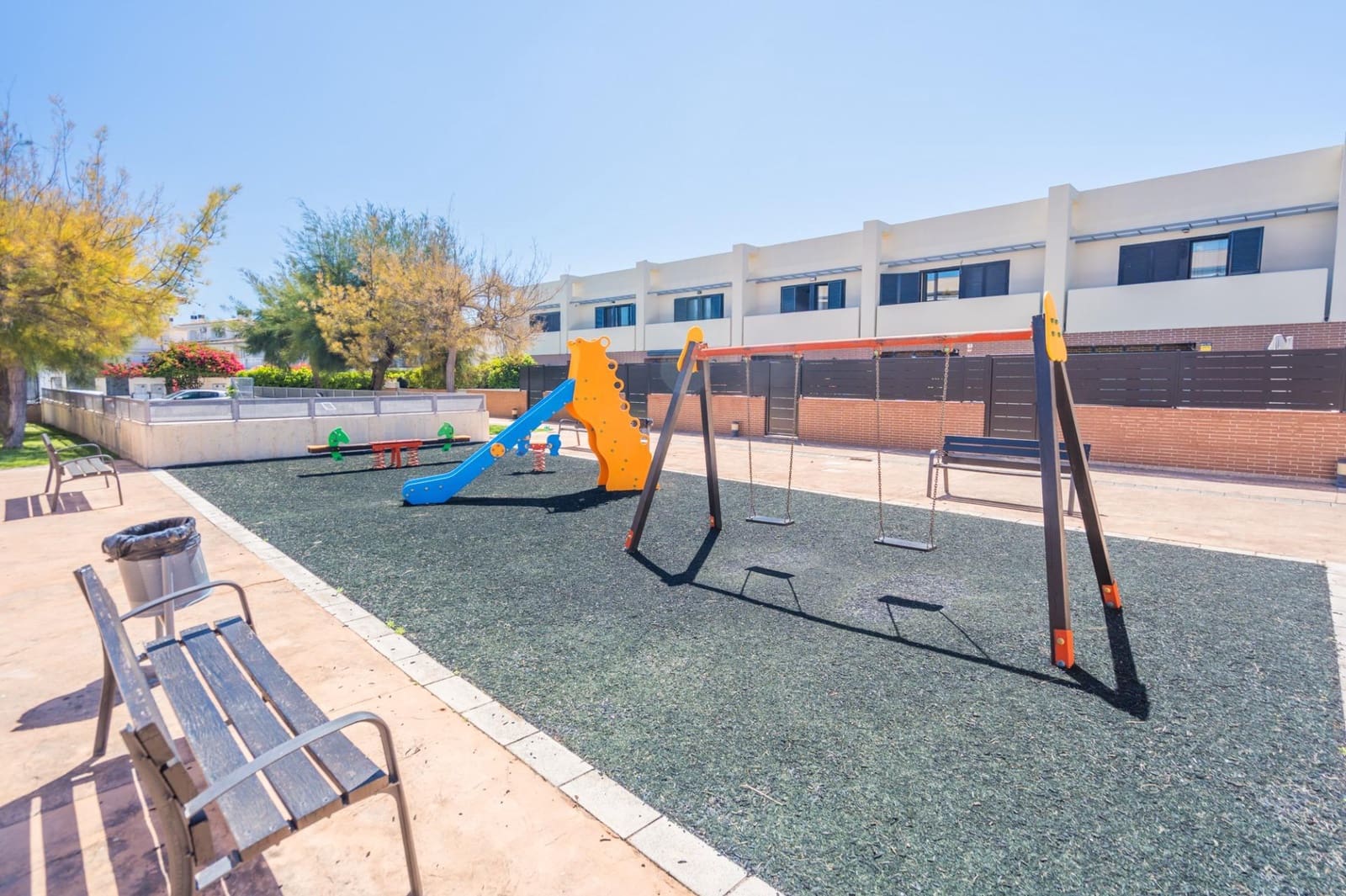 4 camera da letto Villetta a Schiera in vendita in San Antonio de Benageber con piscina garage - 450.000 € (Rif: 9791218)