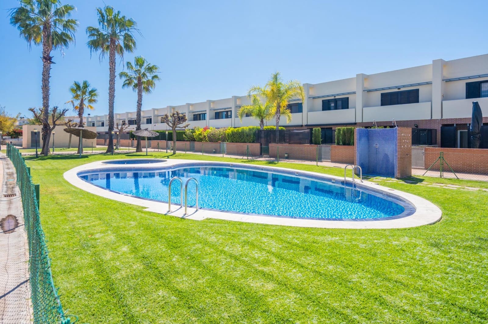 4 camera da letto Villetta a Schiera in vendita in San Antonio de Benageber con piscina garage - 450.000 € (Rif: 9791218)