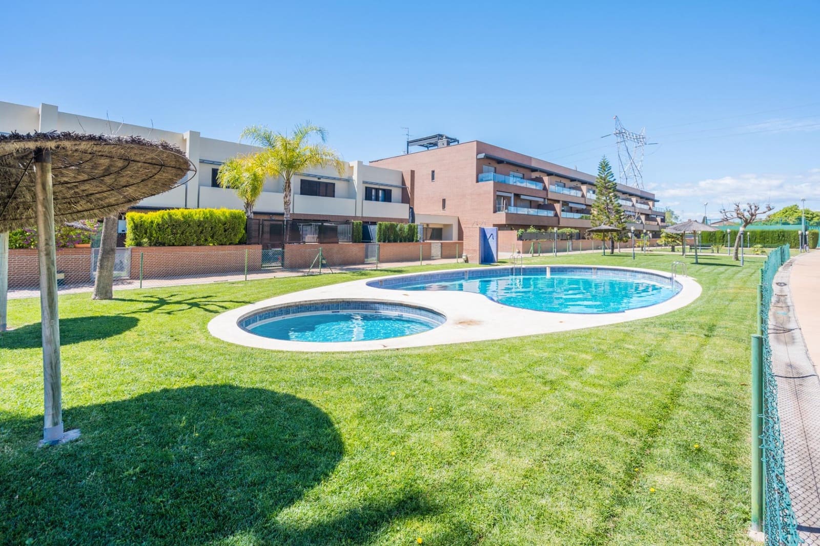 4 camera da letto Villetta a Schiera in vendita in San Antonio de Benageber con piscina garage - 450.000 € (Rif: 9791218)