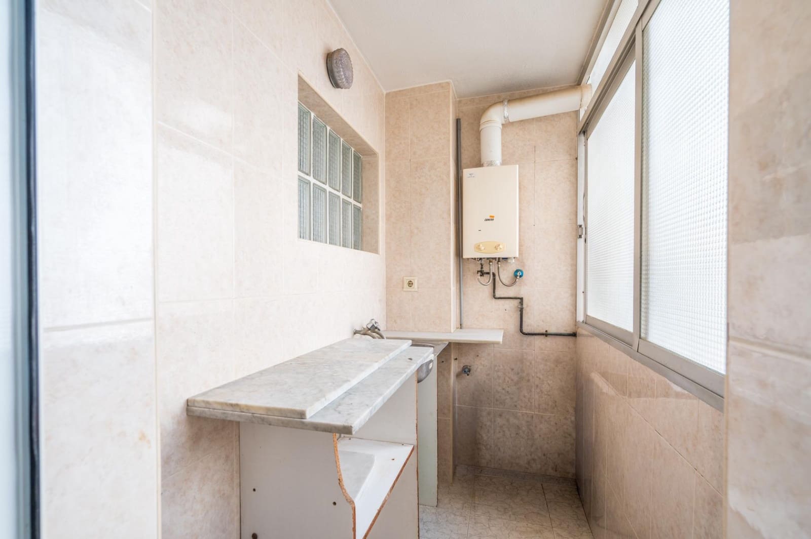 4 Zimmer Wohnung zu verkaufen in Valencia Stadt - 350.000 € (Ref: 9812277)